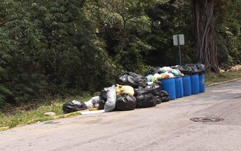 Moradores do Morin reclamam do atraso na coleta de lixo