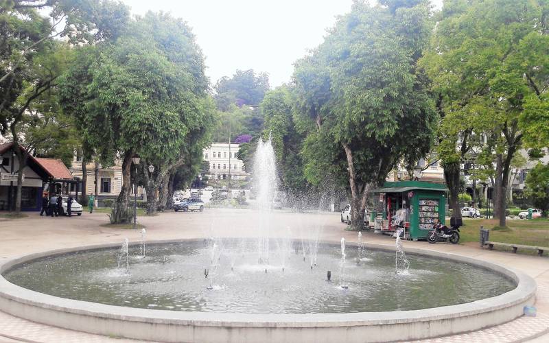 Falta de iluminação na Praça da Liberdade