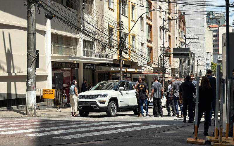 Rua Aureliano Coutinho é fechada para reconstituição do caso Anic Herdy