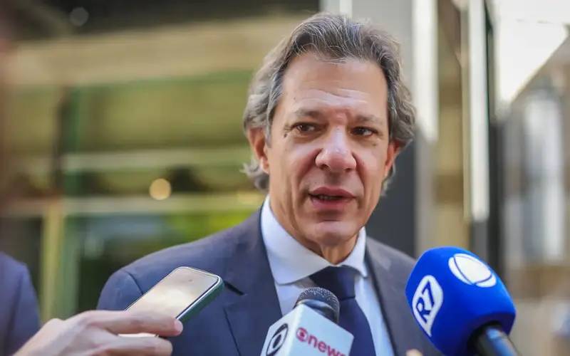 Arrecadação recorde vem de recomposição da base fiscal, diz Haddad