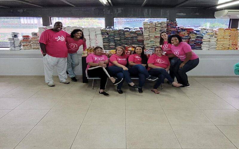 Caminhada do Outubro Rosa: Solidariedade arrecada mais de uma tonelada de alimentos pa