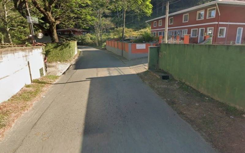 Moradores continuam esperando por quebra-molas na Estrada da Divisa em Itaipava