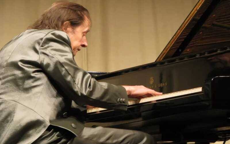 Morre, aos 84 anos, o pianista brasileiro Arthur Moreira Lima