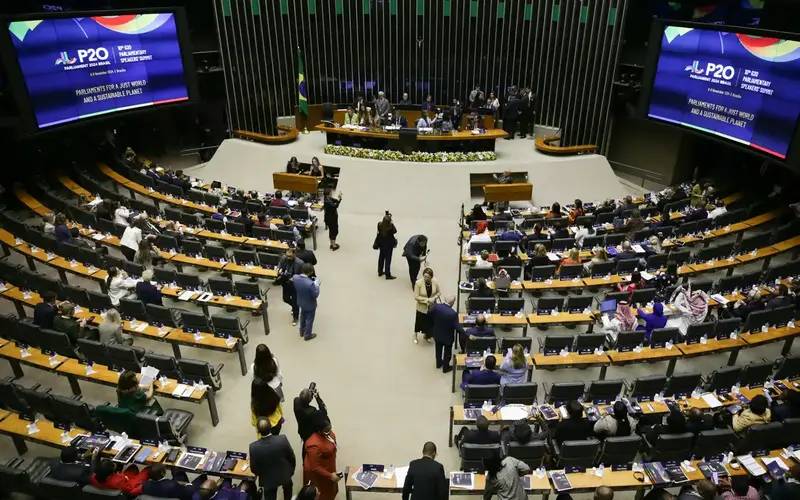 Cúpula dos parlamentos do G20 debate combate à desigualdade de gênero