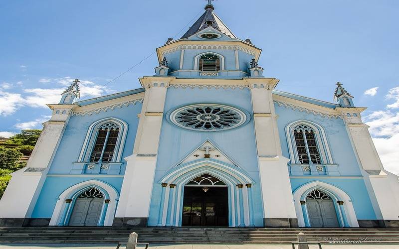 Granada é encontrada em meio a doações na Igreja Santo Antônio