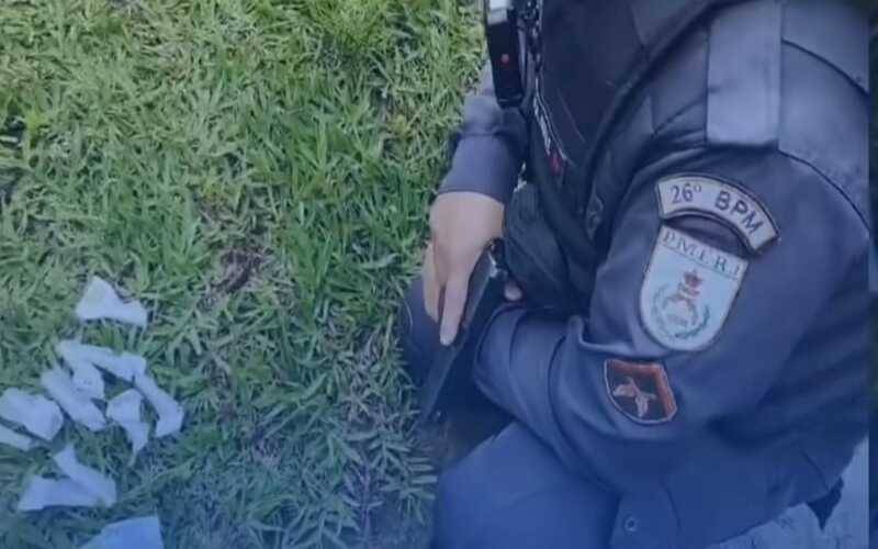 PM apreende drogas no Retiro
