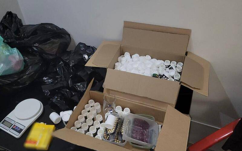 Polícia Civil deflagra operação contra organização criminosa que vendia medicamentos i