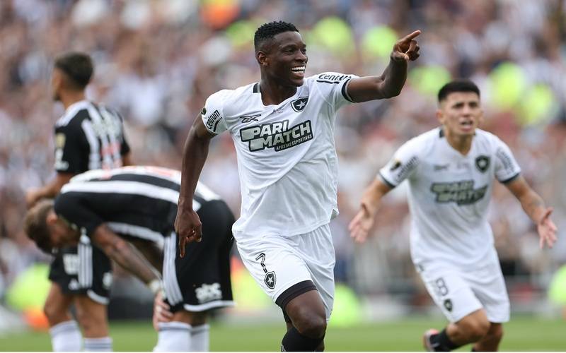 Botafogo é campeão da Libertadores com gol marcado pelo petropolitano Luiz Henrique