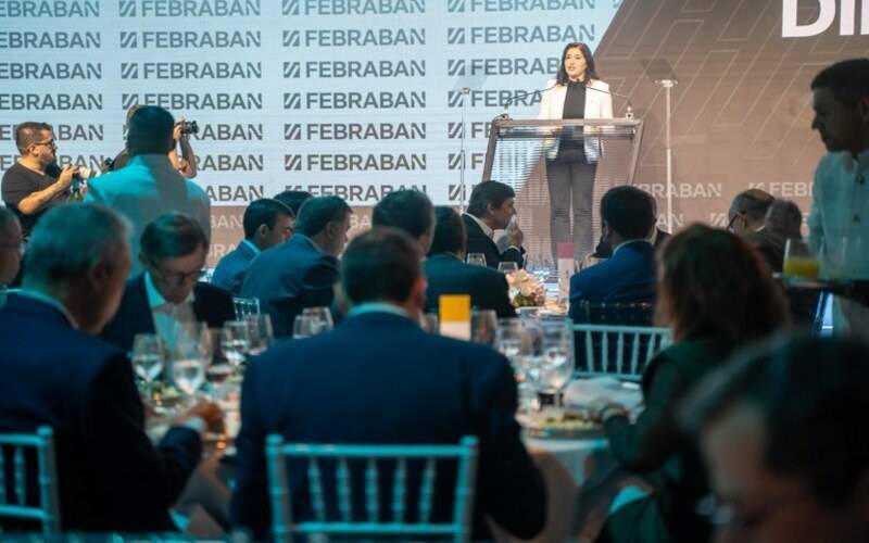 Ministra Simone Tebet destaca compromisso do governo Lula com o crescimento do país e 