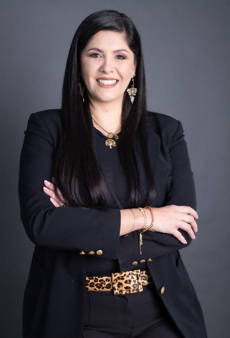 Dra Silvia Cursino