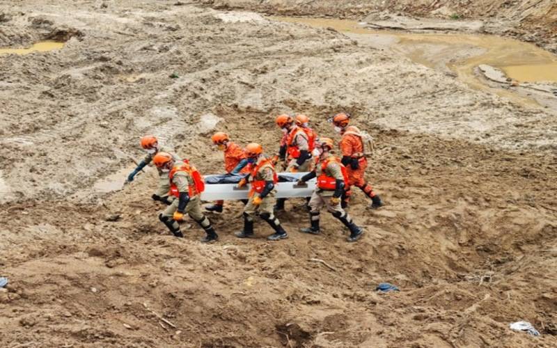 Bombeiro Militar de Petrópolis realiza simulado de deslizamentos 