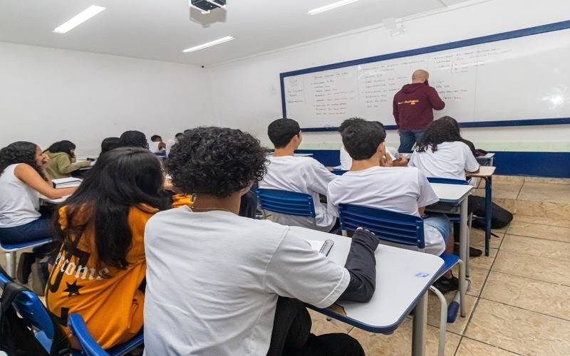 Estado: mais 124 professores concluem a migração para 30 horas semanais