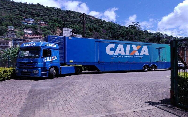 Caminhão da Caixa fica em Petrópolis até sexta-feira