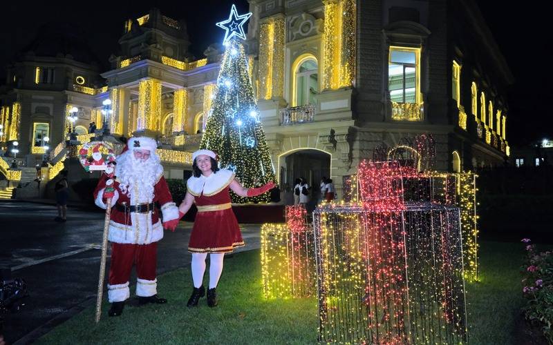 Palácio Guanabara ganha iluminação especial de Natal com árvore interativa