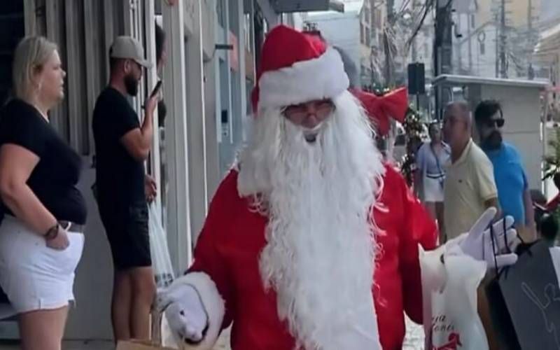 Última chance de tirar foto com o Papai Noel na Rua Teresa