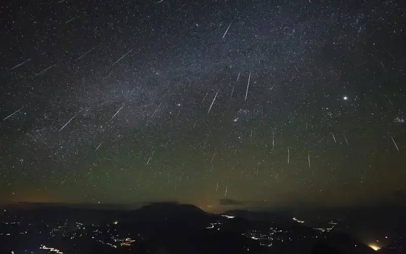 Última grande chuva de meteoros do ano ocorre na noite desta sexta