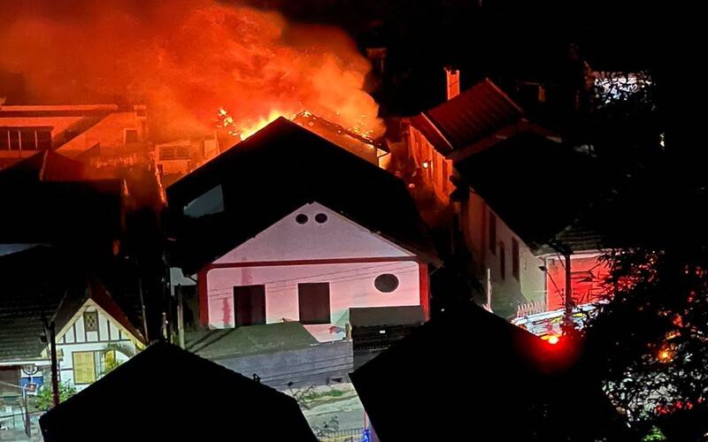 Incêndio atinge residência no Caxambu