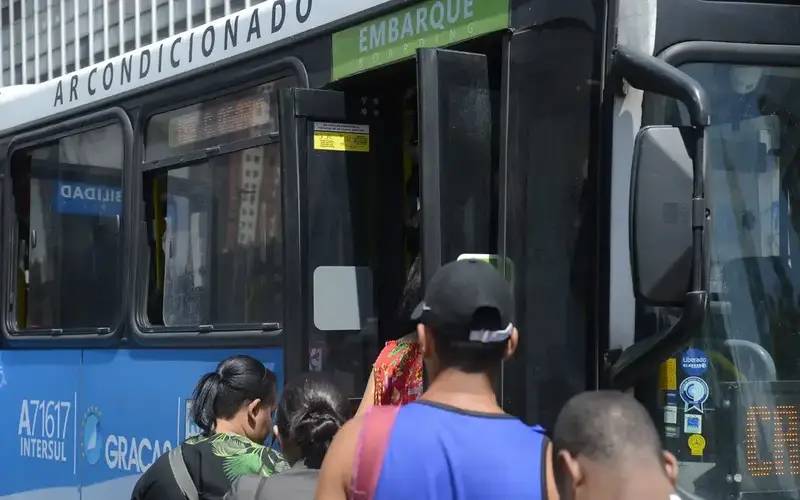 Ônibus do Rio terão ar condicionado monitorado pela prefeitura