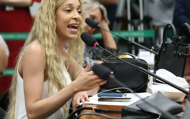 PGR denuncia deputado por injúria contra Erika Hilton