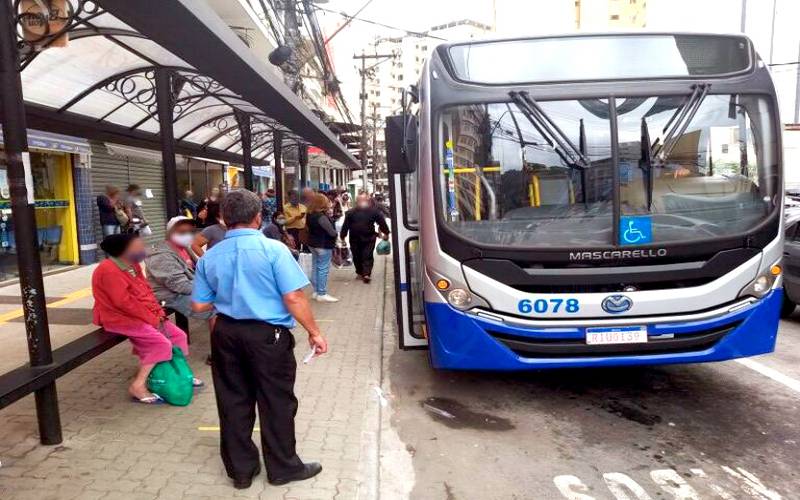 Aumento da passagem de ônibus é suspenso