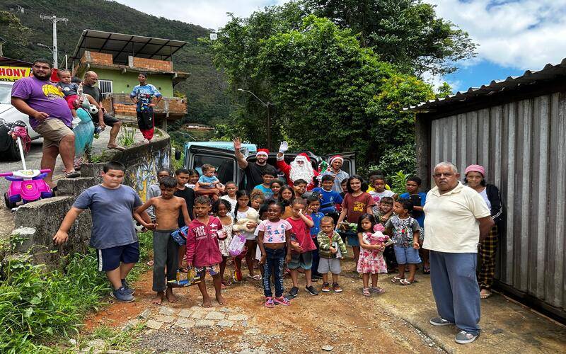 Projetos sociais realizam ações de Natal para crianças carentes