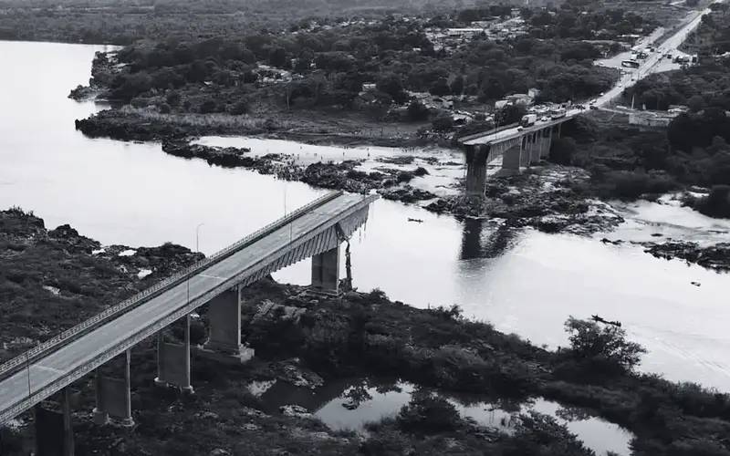 A queda das pontes - Ataualpa A. P. Filho