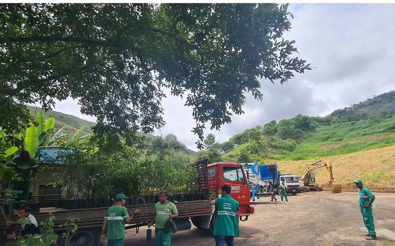 Prefeitura inicia plantio de 2.550 mudas para criação do cinturão verde no Aterro Sani