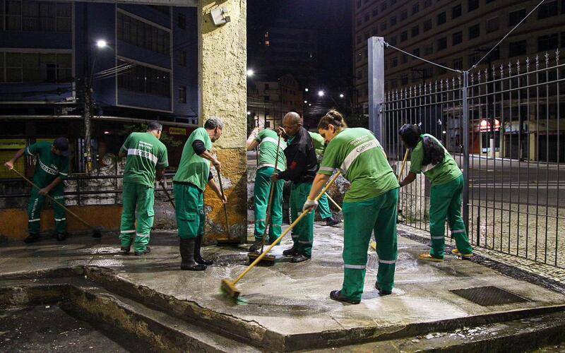 Prefeitura inicia lavagem e higienização dos terminais de ônibus do município