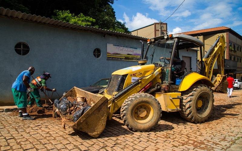 Comdep remove duas mil toneladas de lixo verde em duas semanas