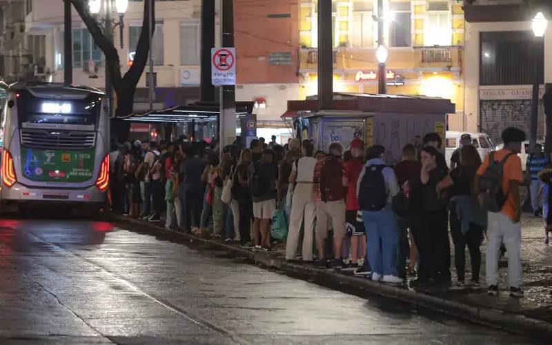 Capital paulista registra terceiro maior volume de chuva da história