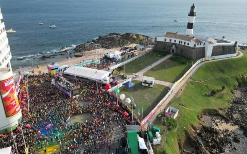 Nordeste lidera preferência dos brasileiros para viagens de Carnaval, com Salvador no 