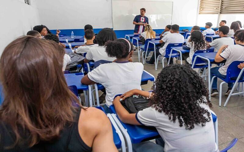 Governo do Estado prorroga inscrição para migração da jornada de trabalho de professor