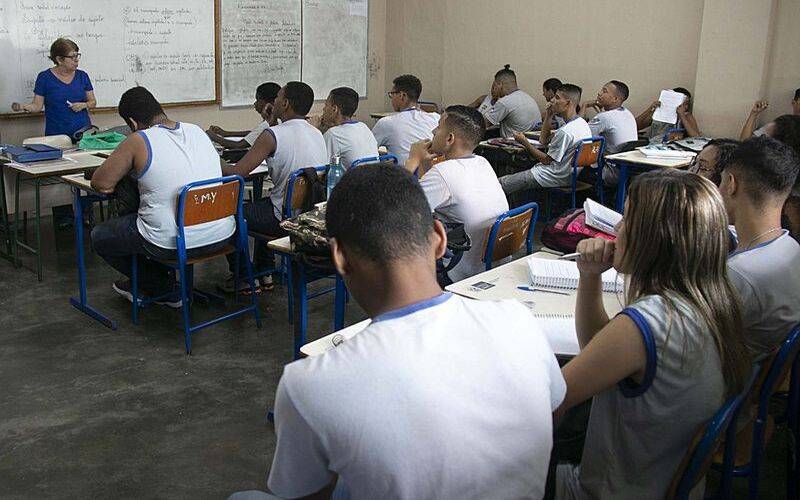 Onda de calor nas escolas preocupa Sepe