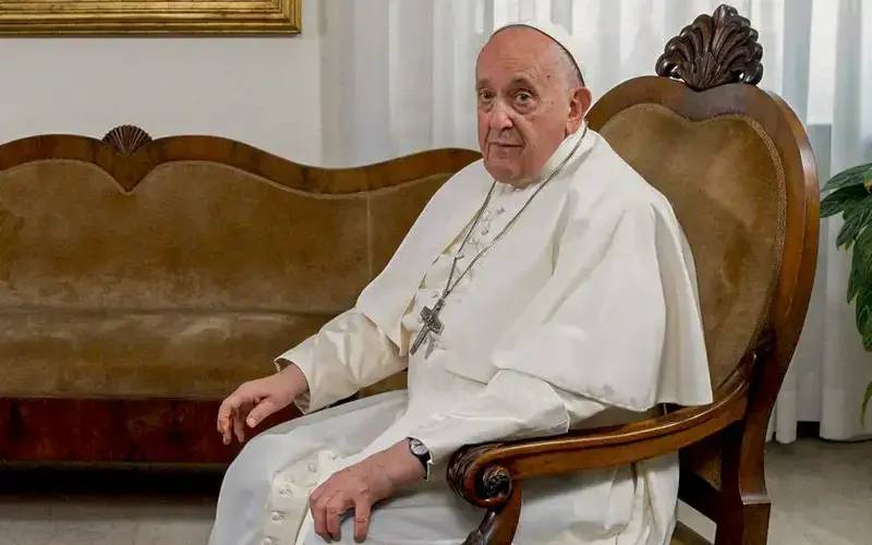 Vaticano diz que Papa Francisco teve noite tranquila no hospital