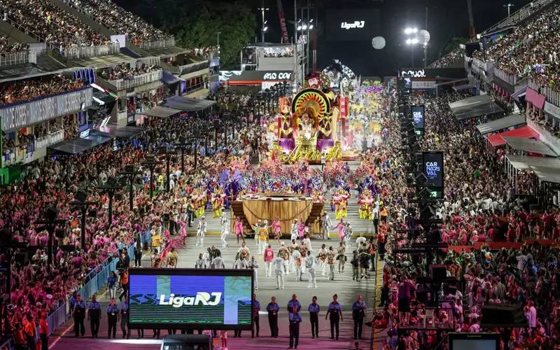 Oito escolas fecham Série Ouro no Sambódromo do Rio