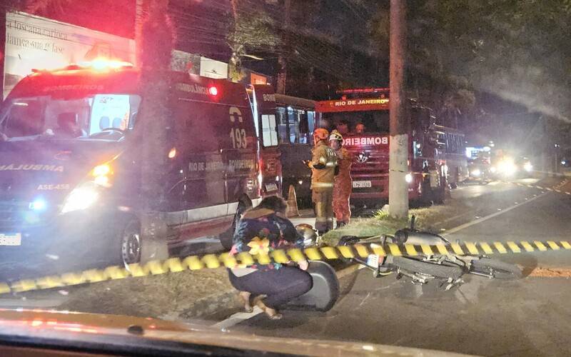 Trânsito lento em Itaipava devido a acidente com moto