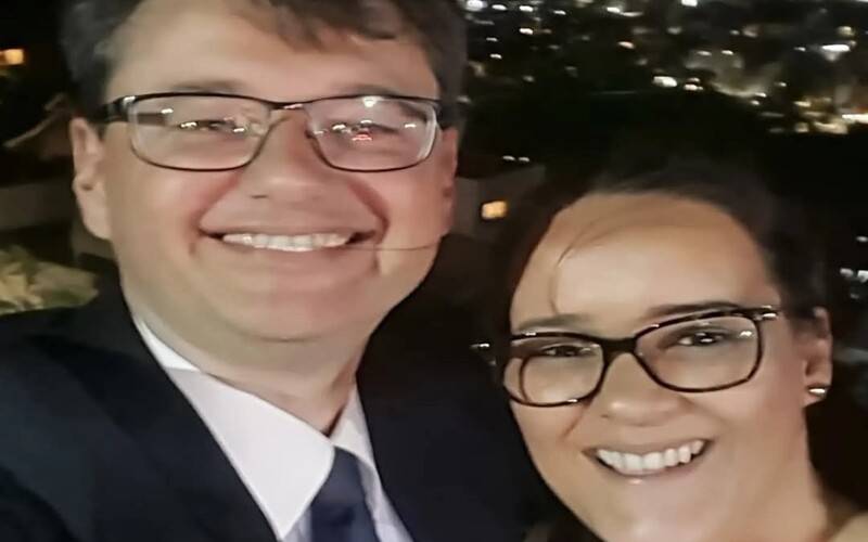 Foto 1: MARCELO SCHAEFER e sua esposa CAMILA SCHAEFER.