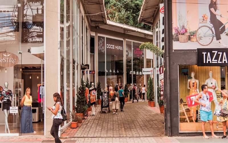 Comércio de Petrópolis aposta em crescimento nas vendas para o Dia das Mães em 2025