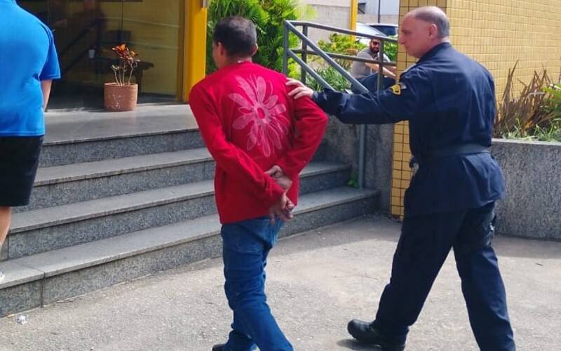 Homem é preso pela Guarda Civil por dano ao patrimônio público