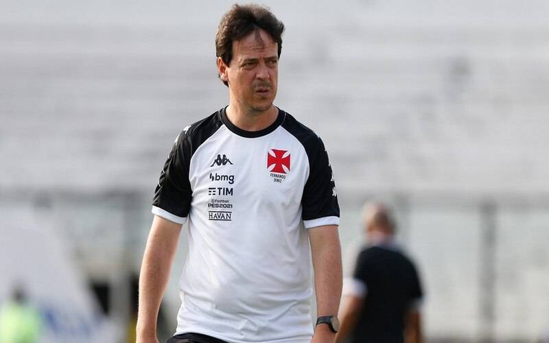 Fernando Diniz retorna ao Vasco após quatro anos e assina até 2026
