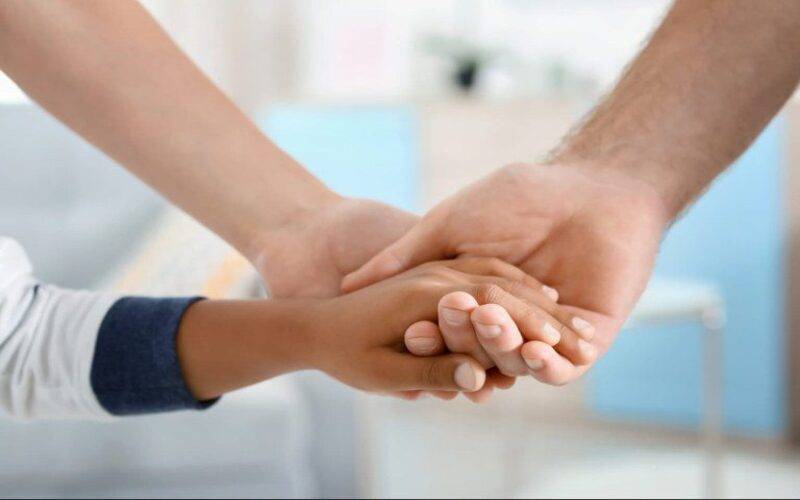 INSS garante salário-maternidade em casos de adoção