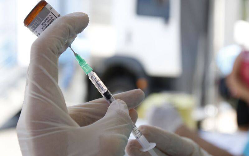 Mais de 5 mil pessoas foram vacinadas no Dia D contra gripe Influenza em Petrópolis