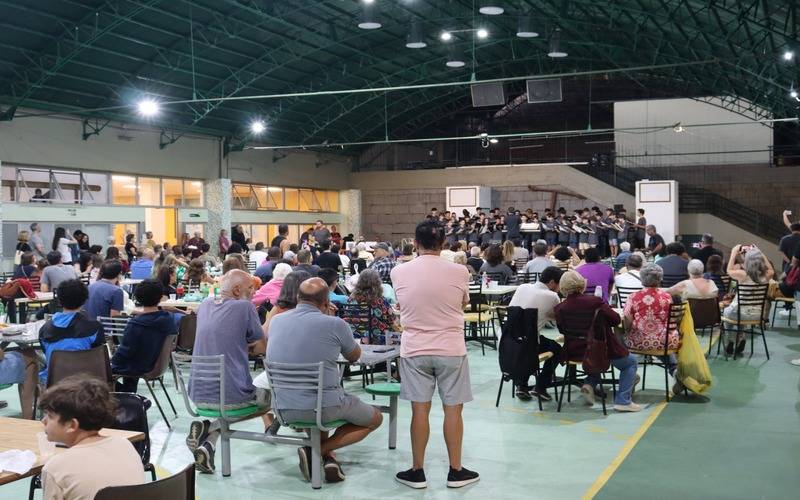 Canarinhos de Petrópolis realizam almoço beneficente neste domingo para levar as vozes