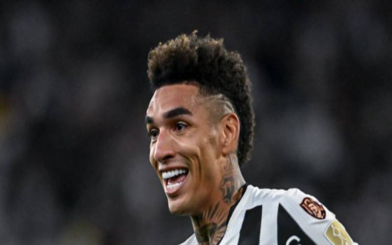 Artur marca golaço e Botafogo vence Estudiantes na Libertadores