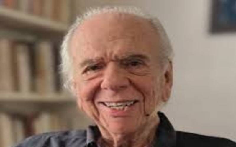 Entre Passos e Palavras: uma nova caminhada por Petrópolis - Mário Donato D’Angelo 