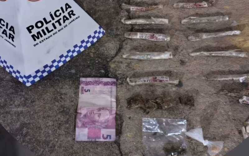 Trio com 19 passagens é detido com drogas no Centro de Petrópolis