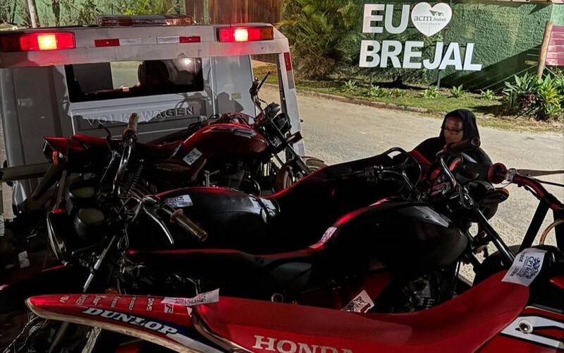 Operação Praça do Bem fiscaliza bares e apreende motocicletas no distrito da Posse