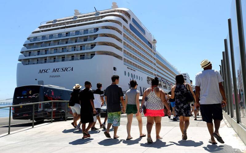 RJ recebe 900 mil turistas internacionais em 4 meses e atinge metade da meta para 2025