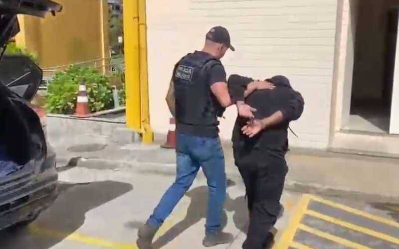 Homem é preso após furtar farmácia no Centro