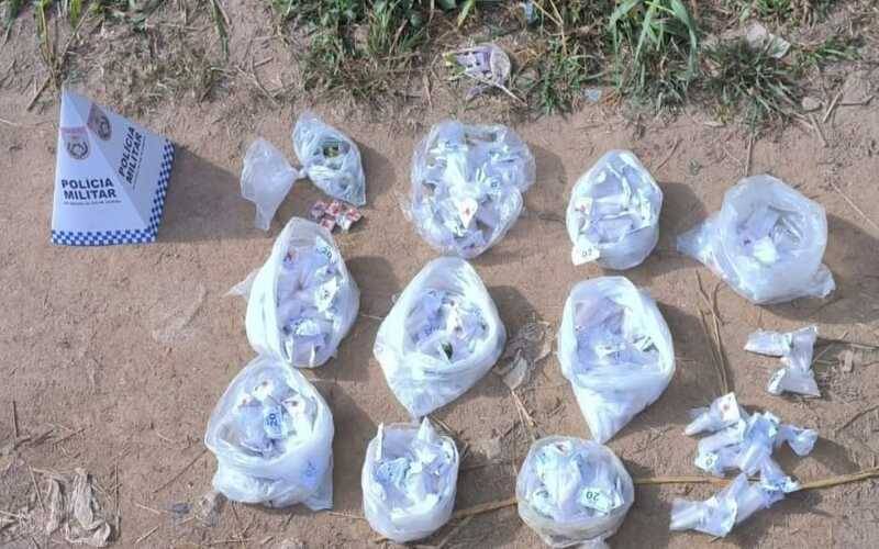 PM apreende drogas em Madame Machado e no Carangola